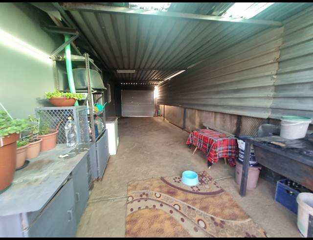 2 bed property for sale in LOTUS GARDENS